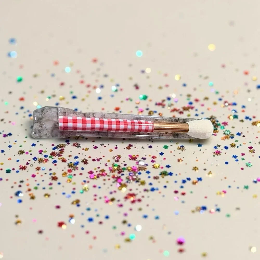 SLMISSGLAM  Gingham Face Brush Brand New MSRP $28